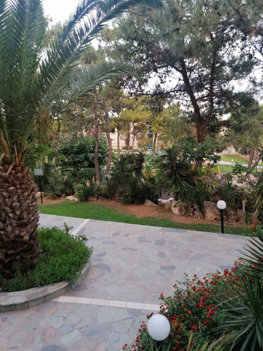 Gartenanlage Hotel Kalithea Horizon Royal