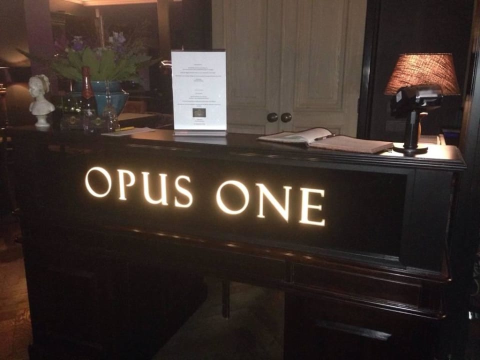Empfang Boutique Hotel Opus One