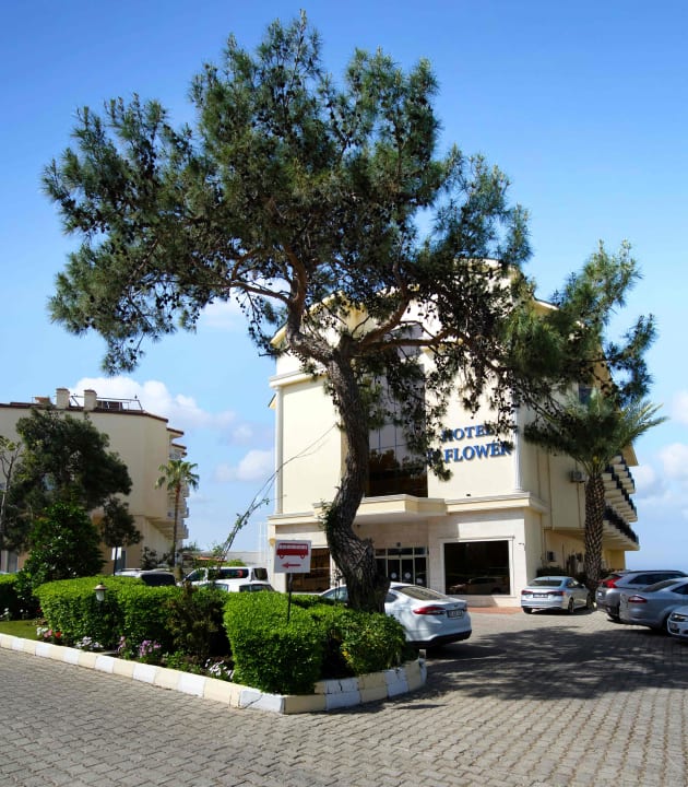 Außenansicht Iz Flower Side Beach Hotel