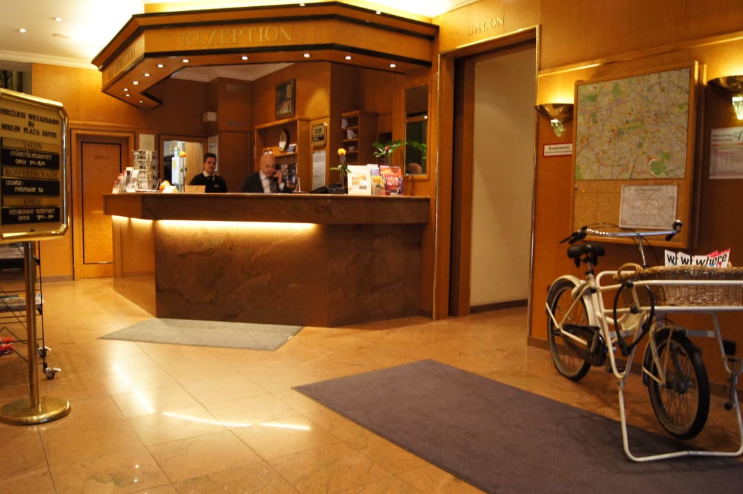 Unser Empfangsbereich Berlin Plaza Hotel