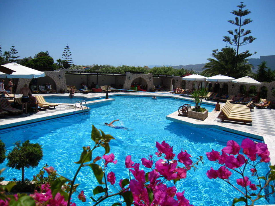 Gaia Garden Poolanlage Gaia Garden Hotel