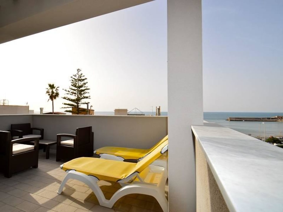 Penthouse terrace Royal Sea House