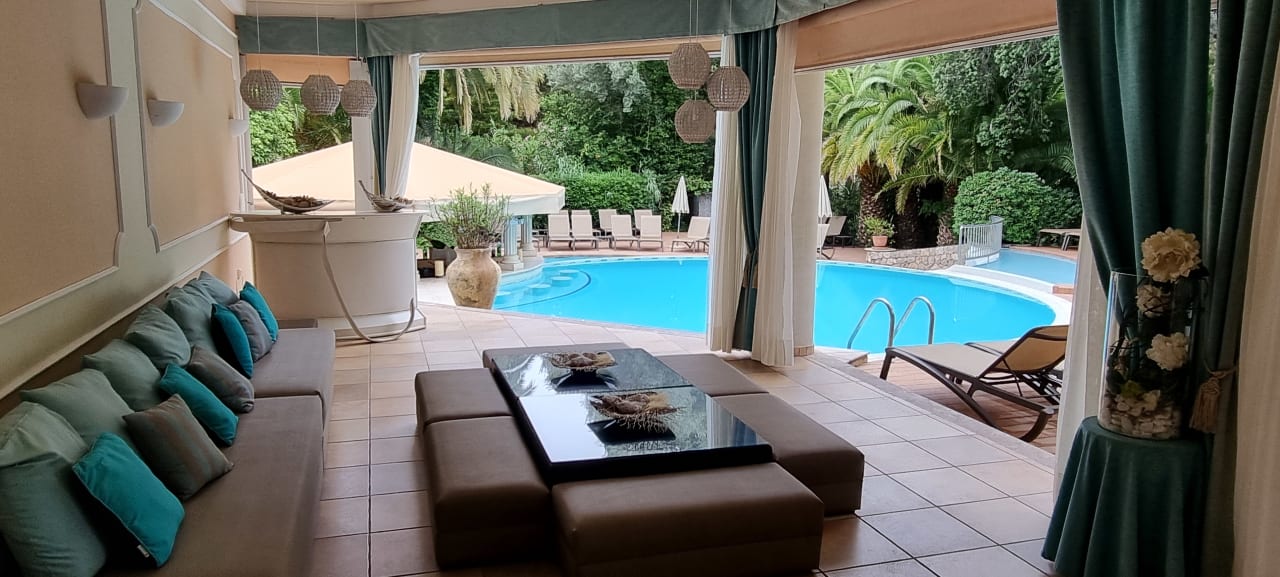 Pool Lago Garden