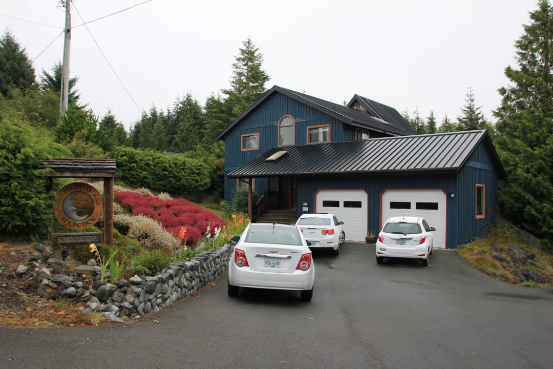 Haus von der Straße aus gesehen B&B Moon and Sixpence