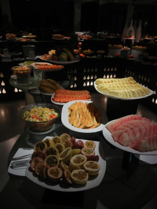 Obstbuffet im gekühlten Dessertraum Club Hotel Dolphin