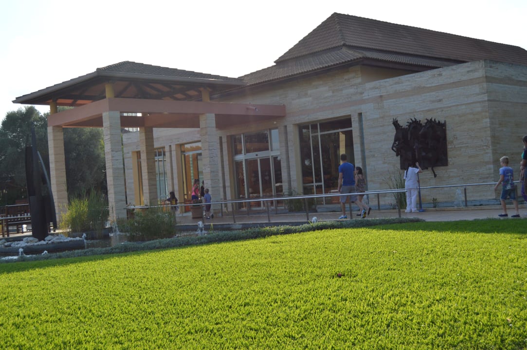 Eingang vom Garten zur Rezeption Zafiro Mallorca