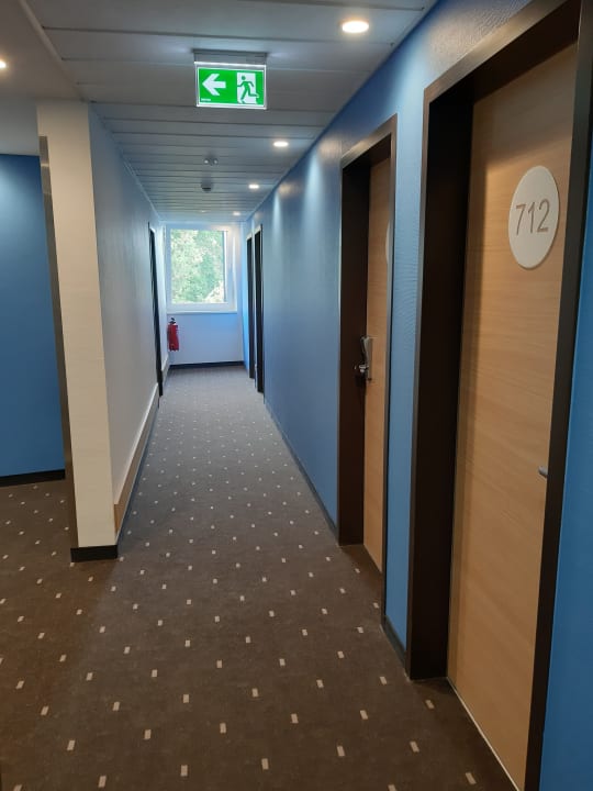 Sonstiges B&B Hotel Stuttgart-Airport/Messe