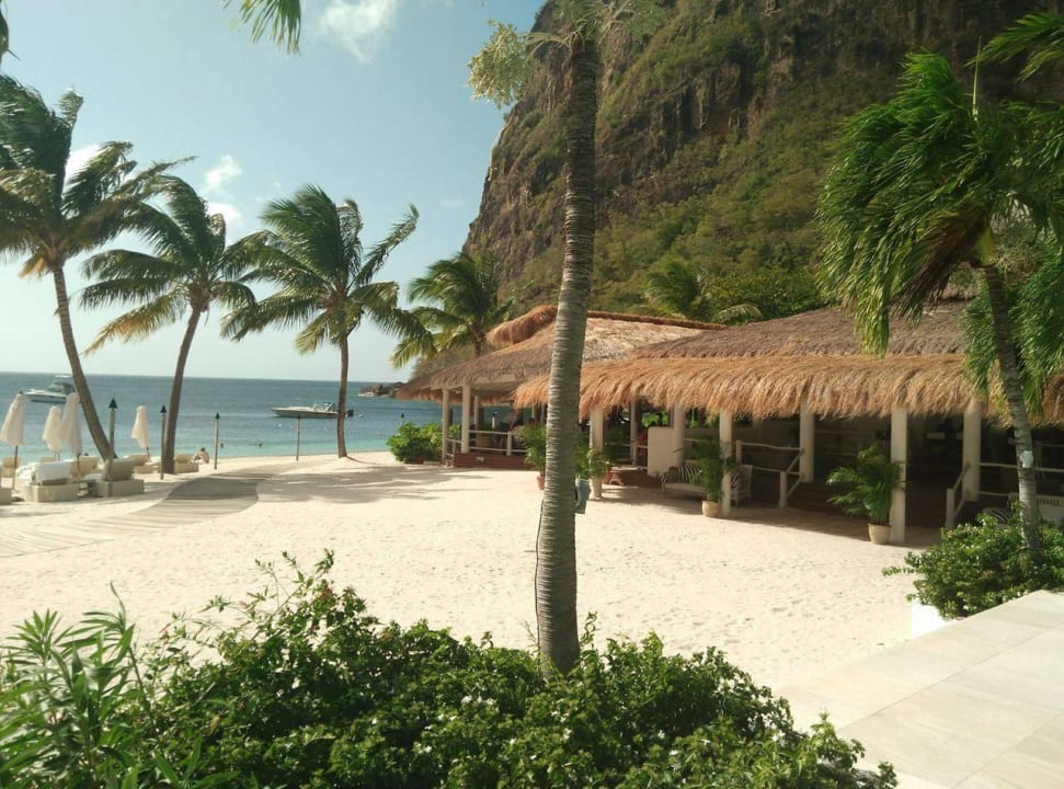 Baysade restaurant Hotel Sugar Beach Viceroy Resort
