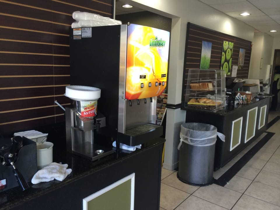 Frühstücksbuffet La Quinta Inn & Suites by Wyndham Orlando Universal area