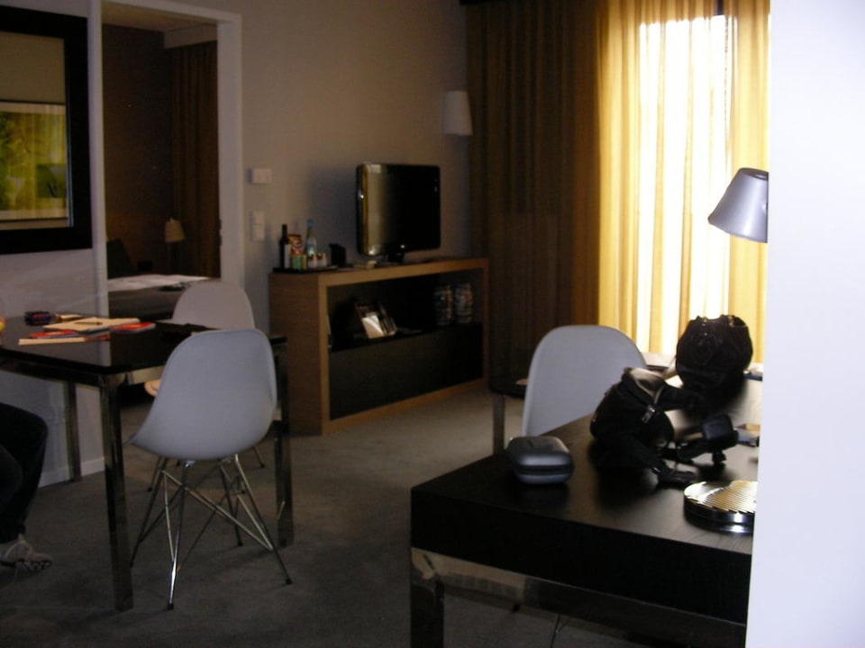 Wohnbereich Adina Apartment Hotel Berlin Mitte