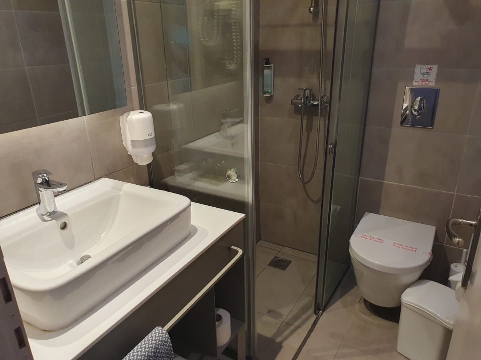 Zimmer Acharavi Beach Hotel