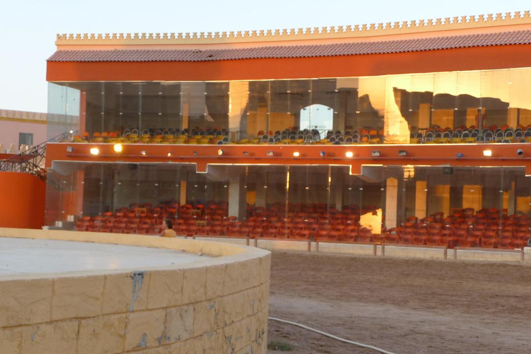  Freiluftarena mit Bühne und allen wichtigen Sehen Pickalbatros Alf Leila Wa Leila Resort - Neverland Hurghada