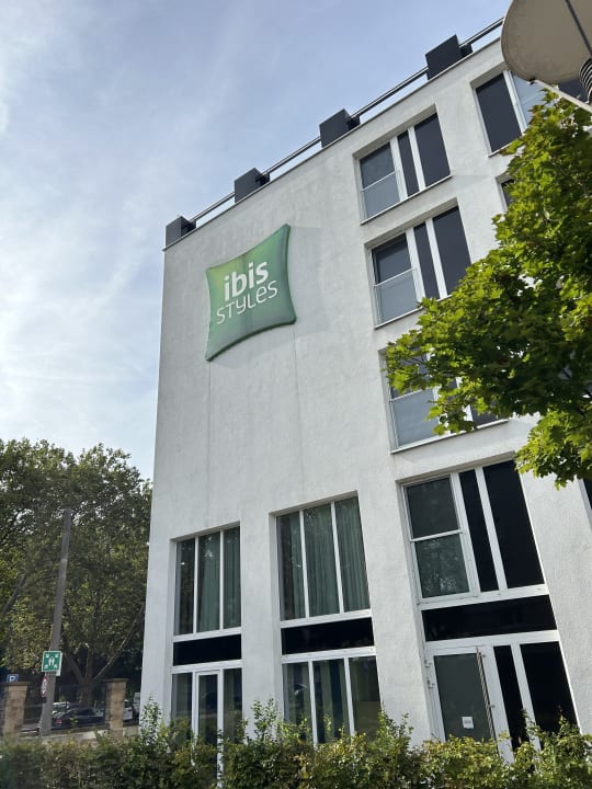 Außenansicht ibis Styles Rastatt Baden Baden