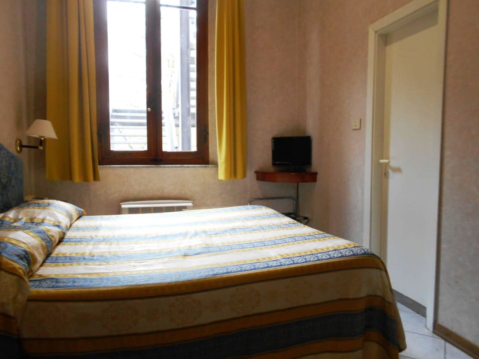 Zimmer 5 Hotel Moderno