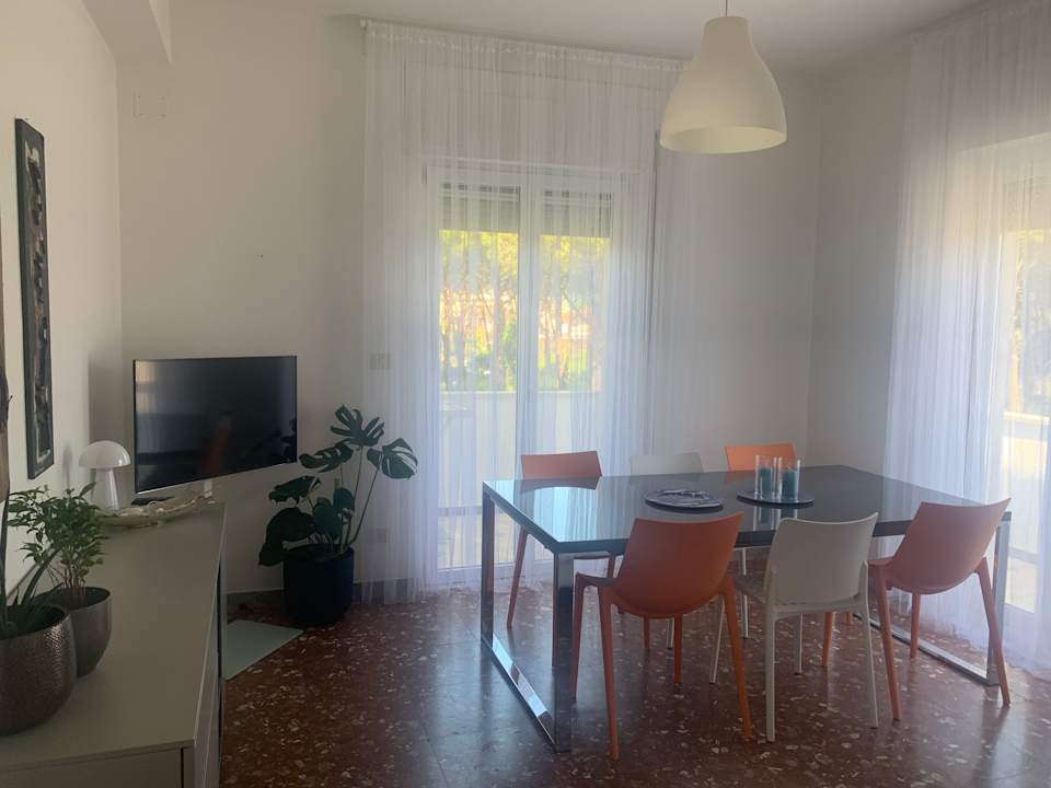 Zimmer Dove il tramonto incontra il mare, attico panoramico a due passi dalla spiaggia