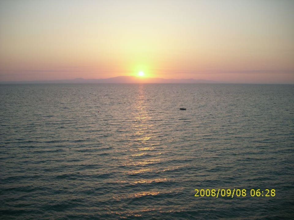 Sonnenaufgang Ammon Zeus Luxury Beach Hotel