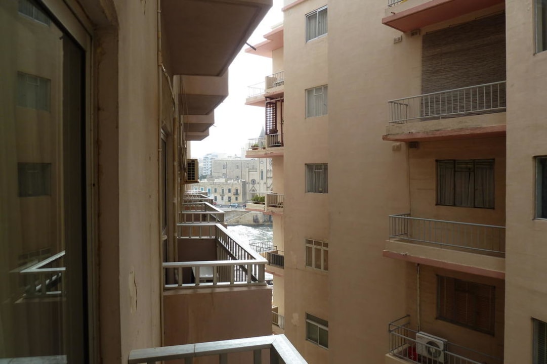 Das ist die Wahrheit mit dem Ausblick! St. Julian's Bay Hotel