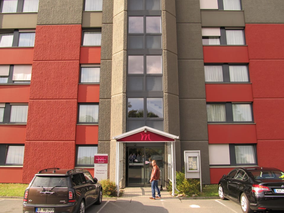 Haupteingang Fürther Hotel Mercure Nürnberg West