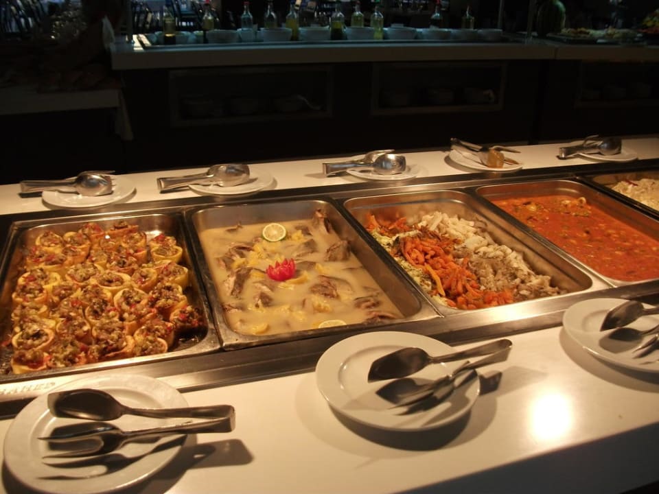 Warmes Büffet Hotel Rosa Beach