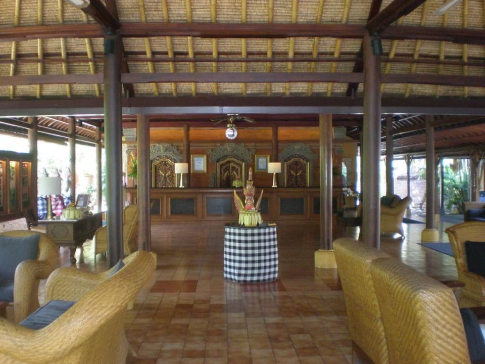 Eingangsbereich Puri Santrian