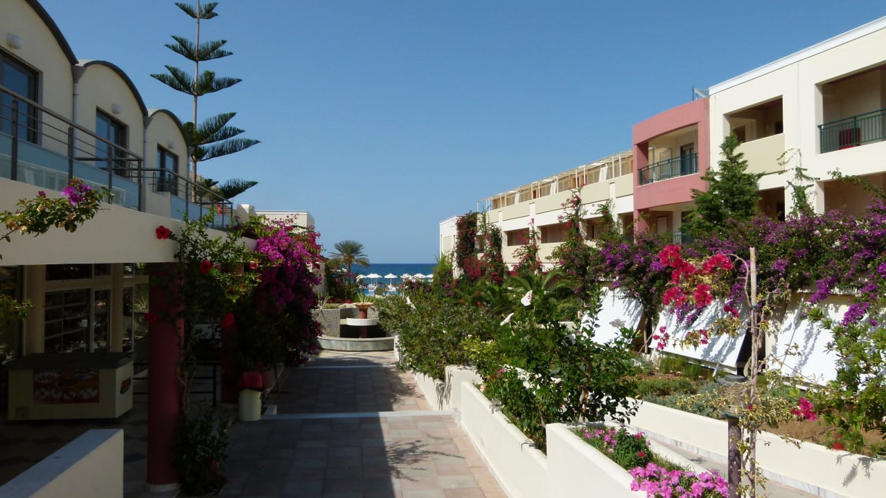 Sehr gepflegte Anlage Hydramis Palace Beach Resort