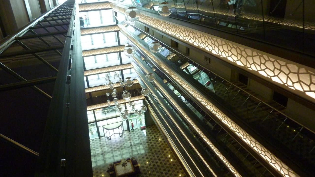 Überall Glas Ramada Plaza Antalya