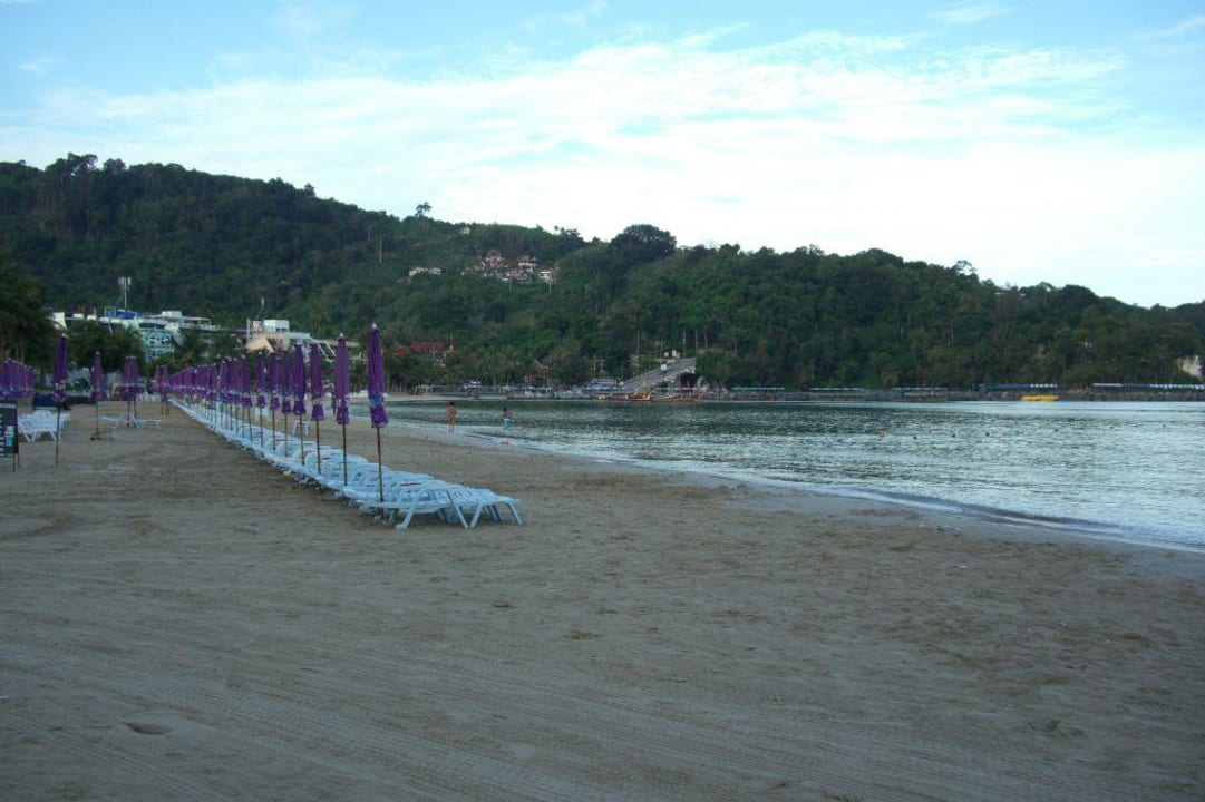 Strand ... Courtyard by Marriott Phuket, Patong Beach Resort