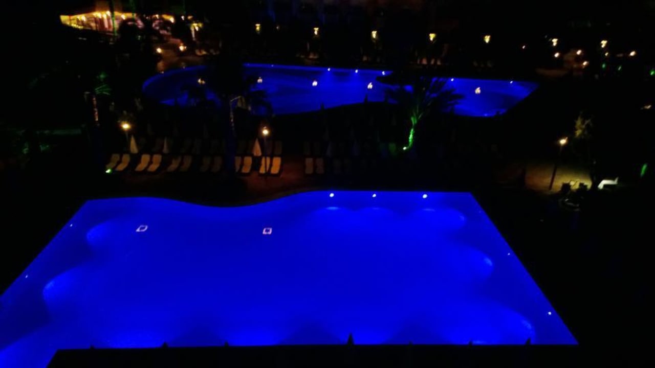 Hotelansicht  Pool bei Nacht My Home Resort