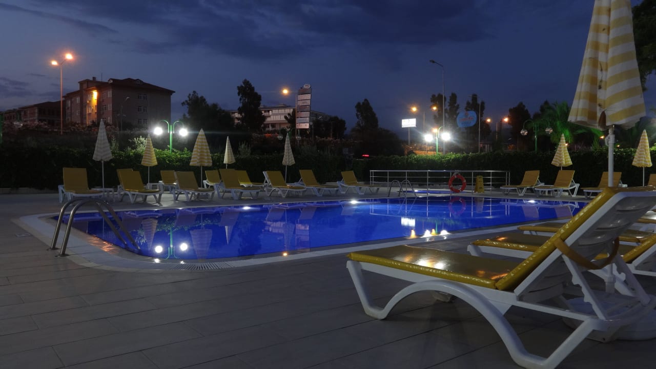 Basen Opia Hotel