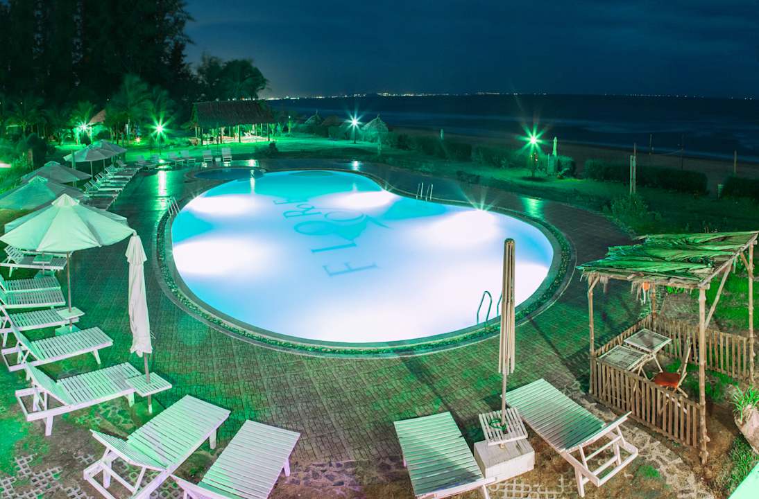 Pool Fiore Healthy Resort