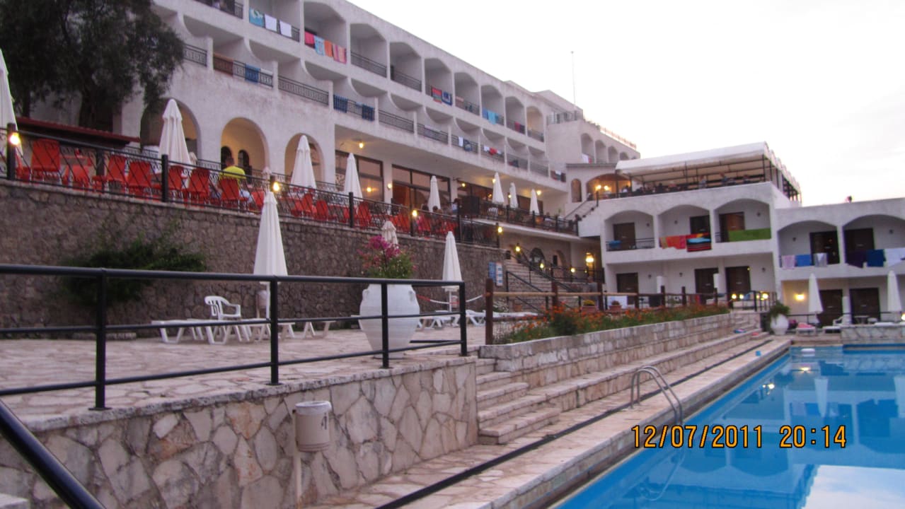 Hotel od strony basenu Magna Graecia