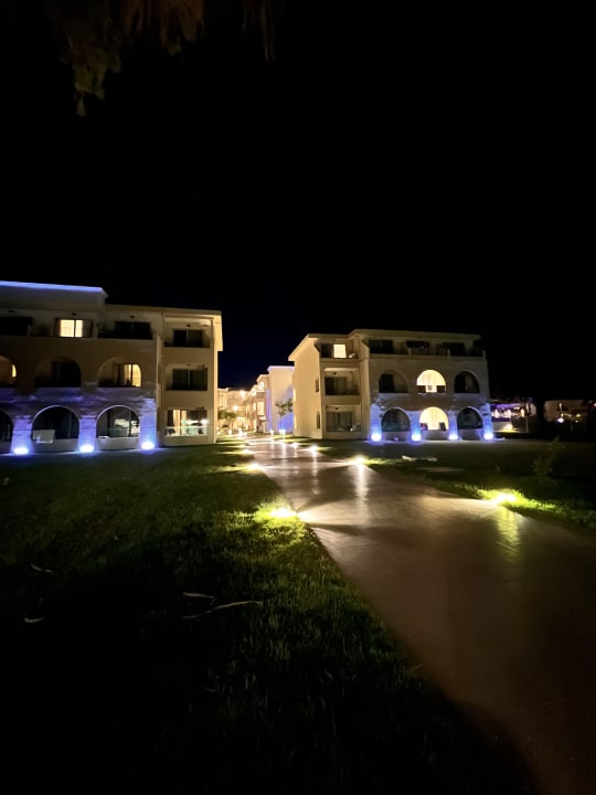 Gartenanlage Vantaris Luxury Beach Resort