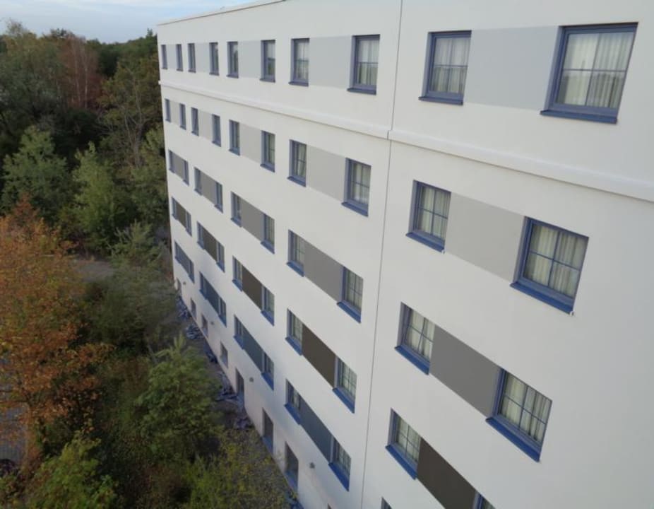 Außenansicht Holiday Inn Express Frankfurt - Airport