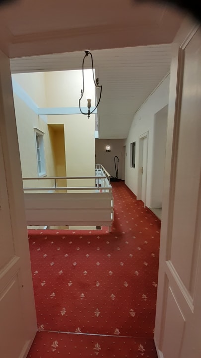 Sonstiges Keramikhotel Goldener Brunnen