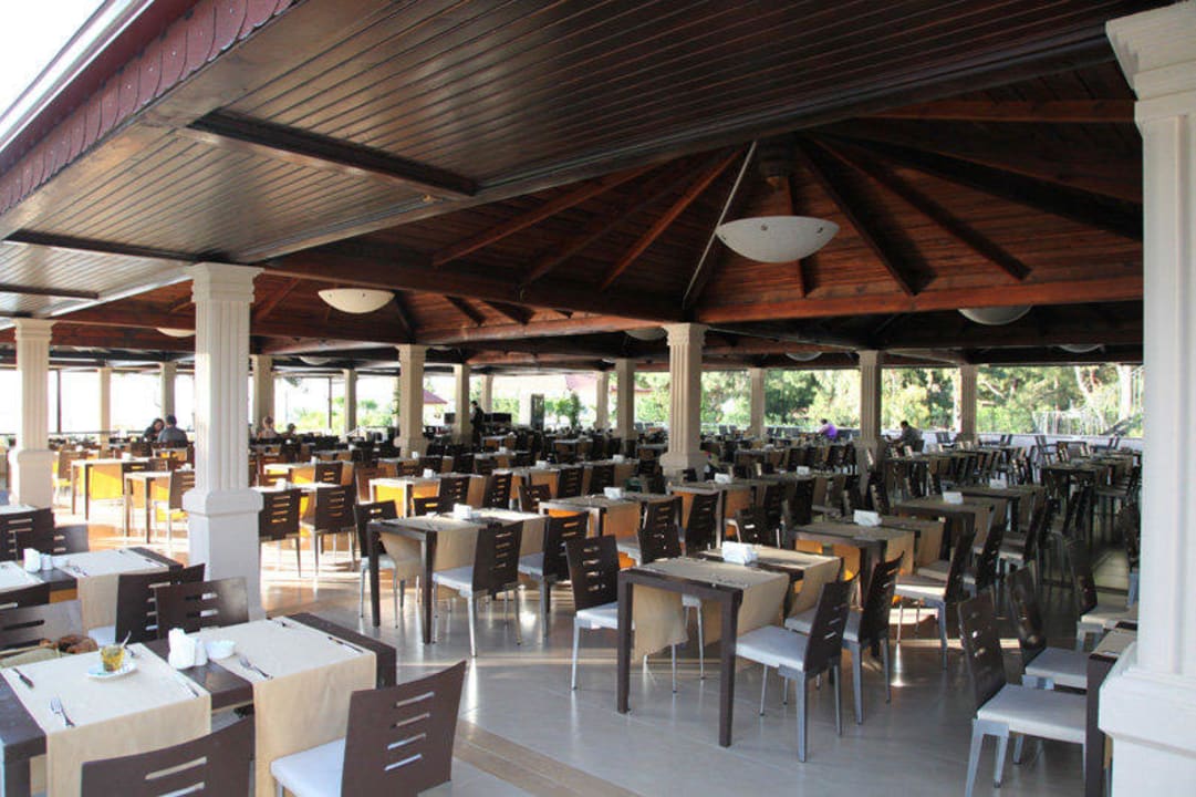 Open Air hinter dem Hauptrestaurant Rixos Premium Tekirova
