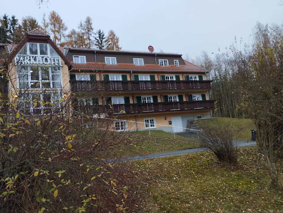 Außenansicht Parkhotel Bad Brambach