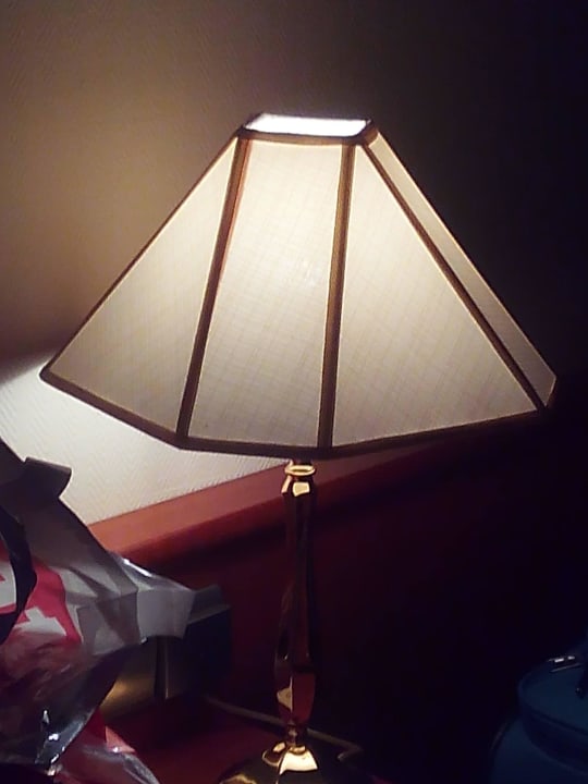 Eine sehr schöne tischlampe Hotel Alte Wache