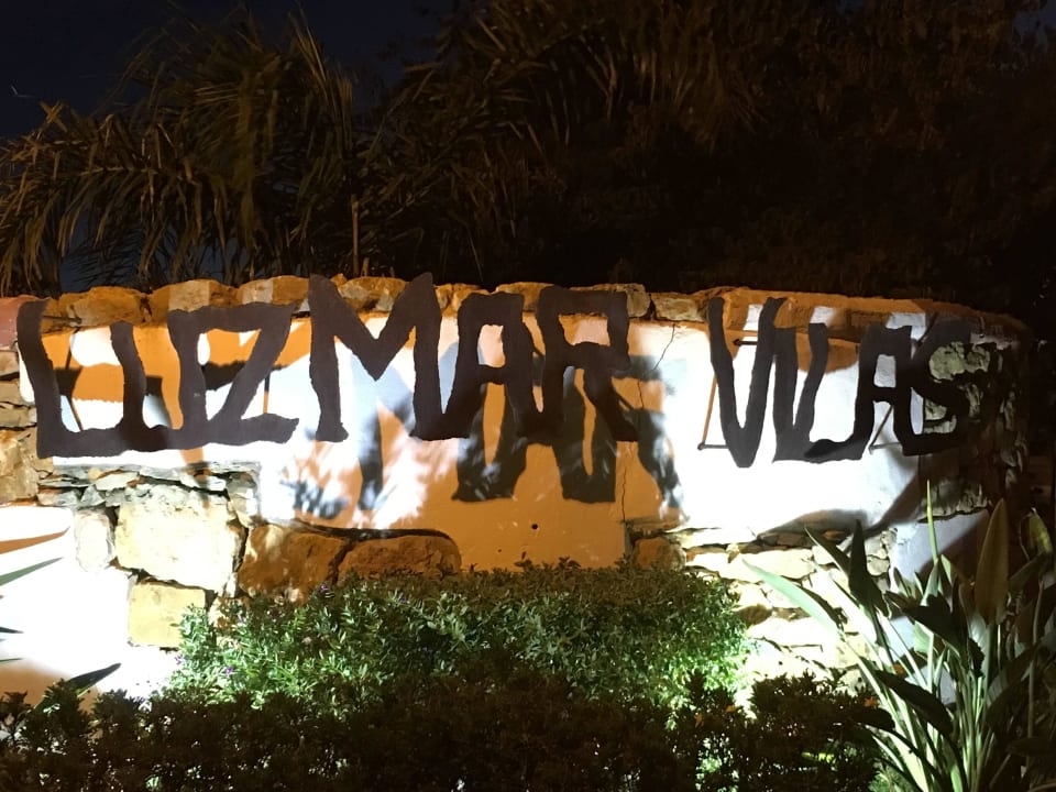 Schild Hotel Luzmar Villas