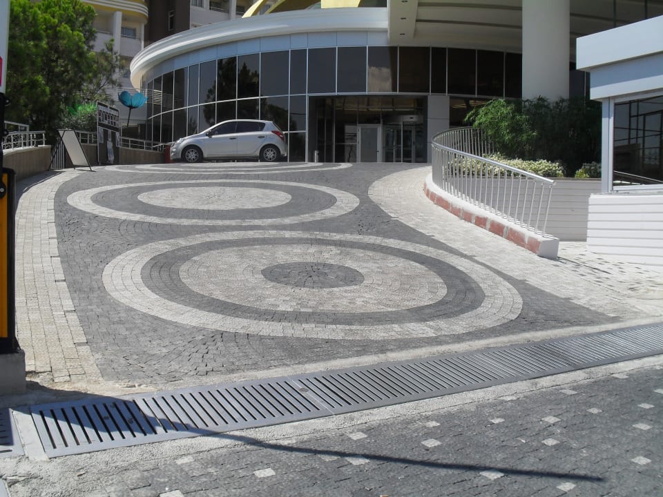 Einfahrt zum eingang Side Alegria Hotel & Spa - Adults only +16