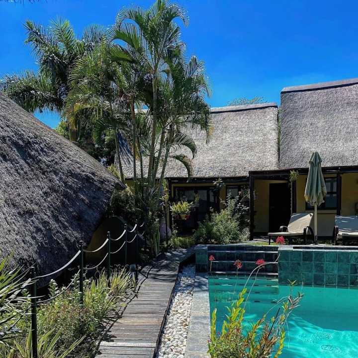 Pool La Lechere Guest House