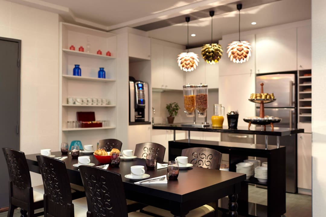 Petit dejeuner buffet Miramar Montparnasse Hotel Miramar