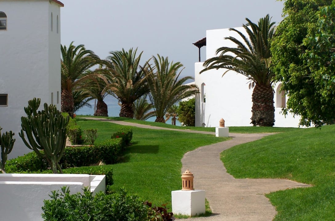 Garten zwischen den Häusern Club Jandia Princess