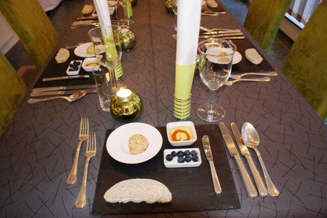 Der gedeckte Tisch Pension Hois