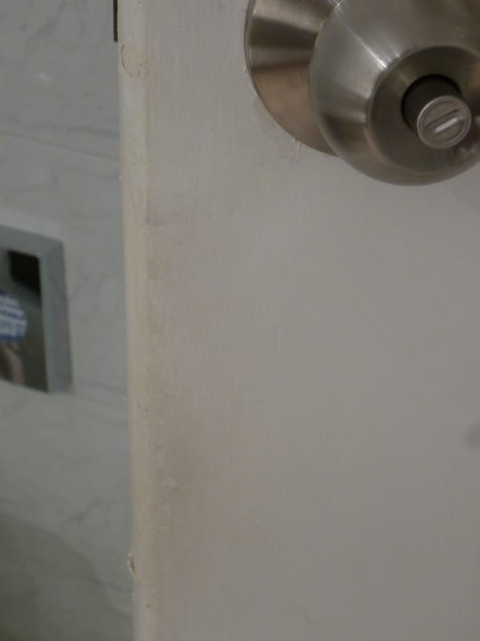 Badezimmertür - wann zuletzt gereinigt? Hotel Grecian Bay