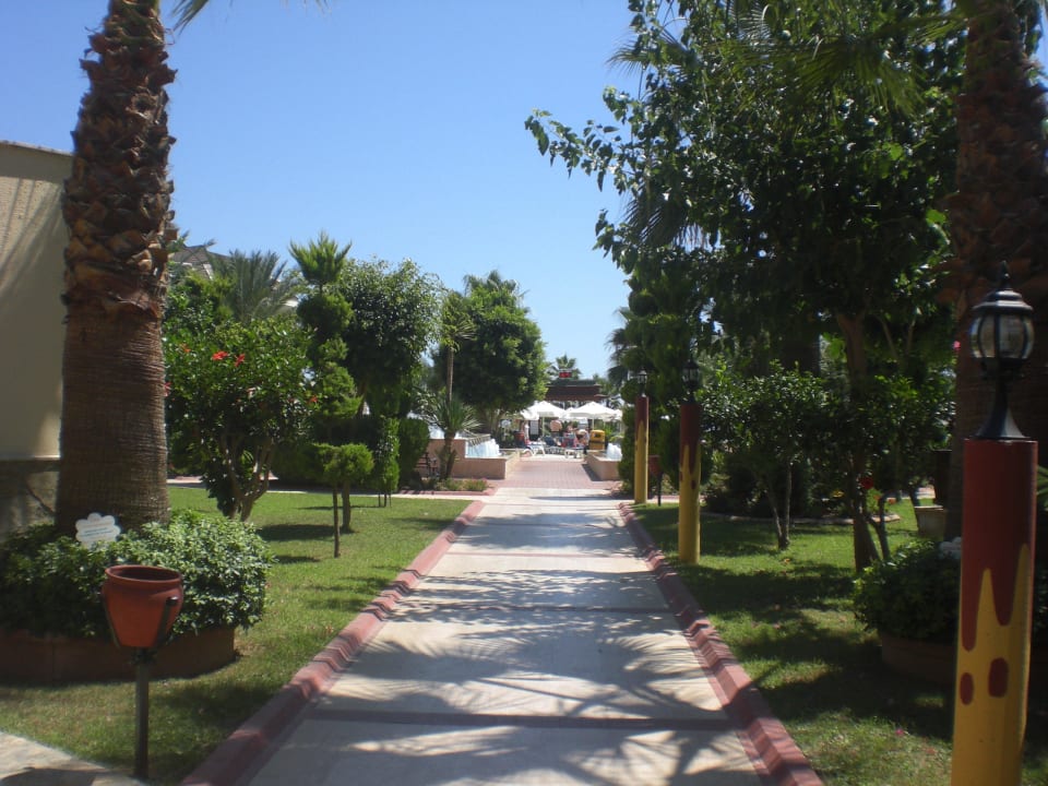 Weg zum Pool Saphir Hotel & Villas