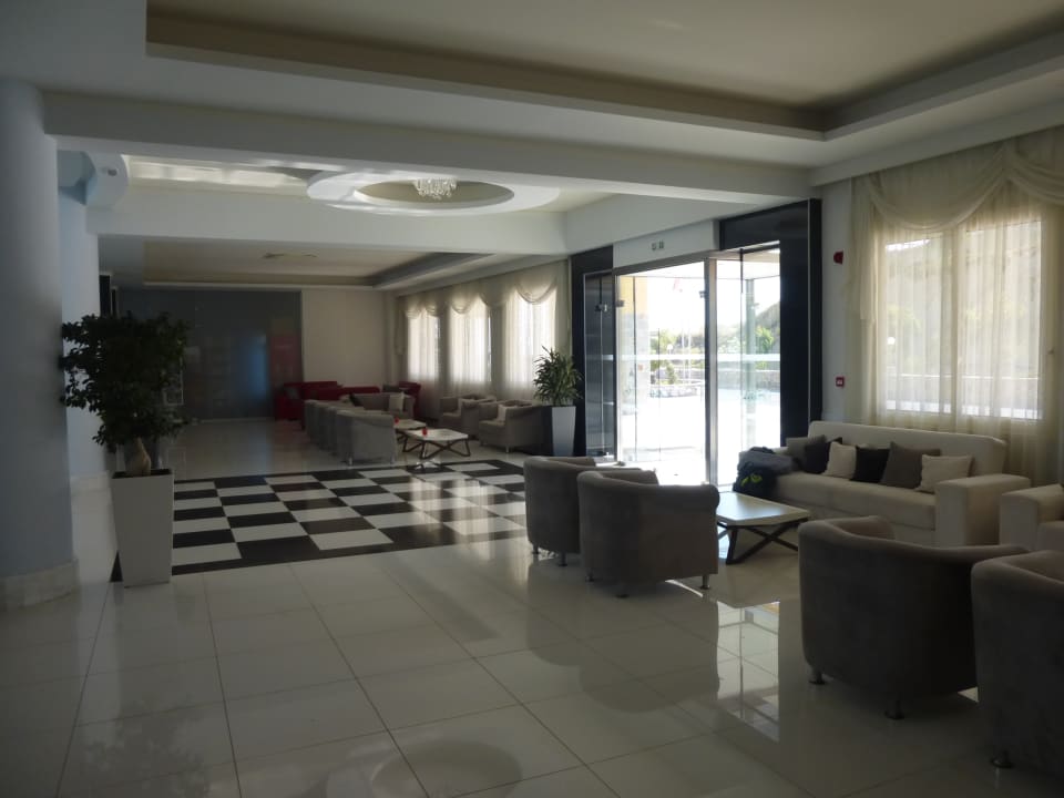 Lobby Grand Blue Beach Hotel