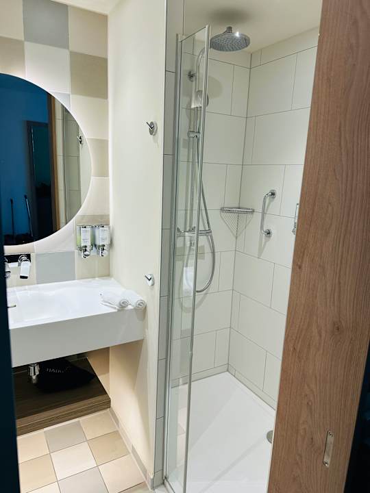 Zimmer Hampton by Hilton Konstanz