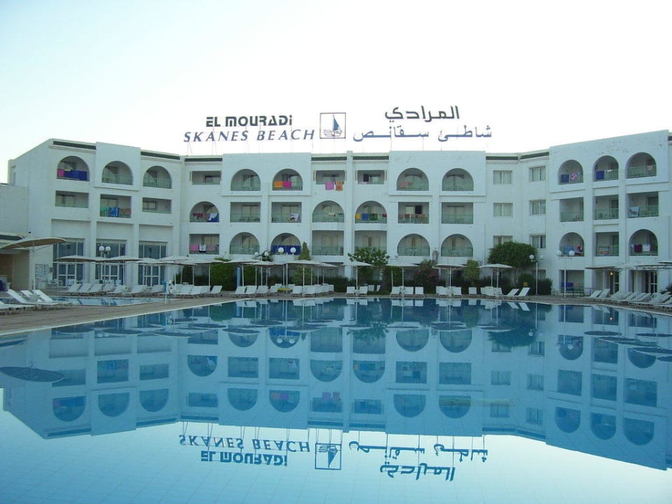 Der zweite ruhigere Pool Hotel El Mouradi Skanes Beach