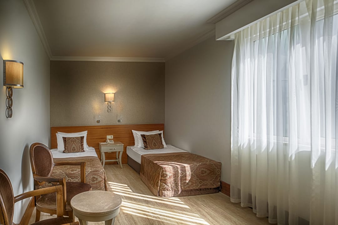 Zimmer Well Palace Side