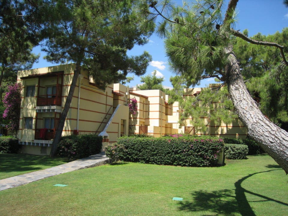 Blick auf die 2stöckigen Bungalows ROBINSON ÇAMYUVA